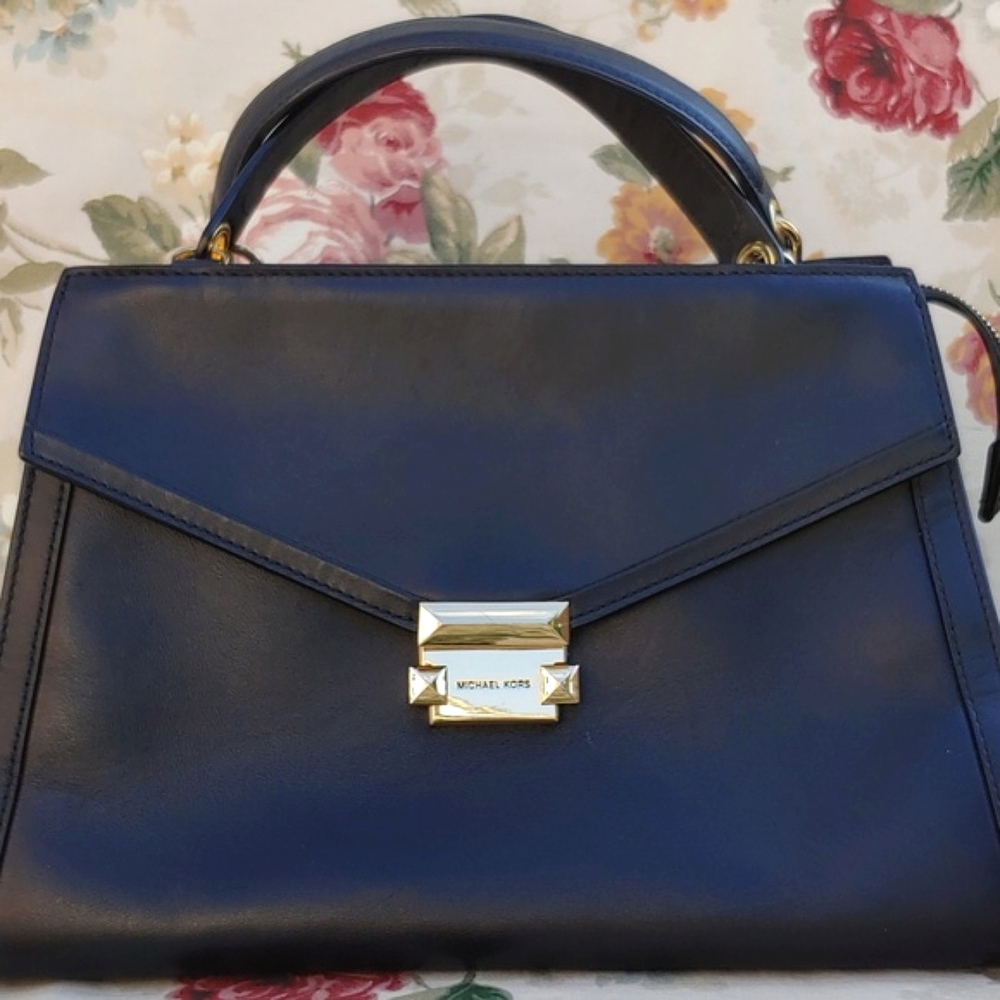 Michael Kors Black Leather Envelope Satchel Bag with Shoulder Strap - Picture 4 of 17